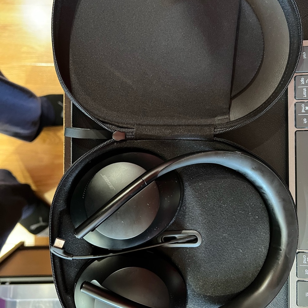 Bose 700 Noise Cancelling Headphones with Charging Case